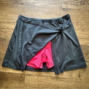 Bolle high performance Dark Grey Tennis Skort with Pink shorts size Medium